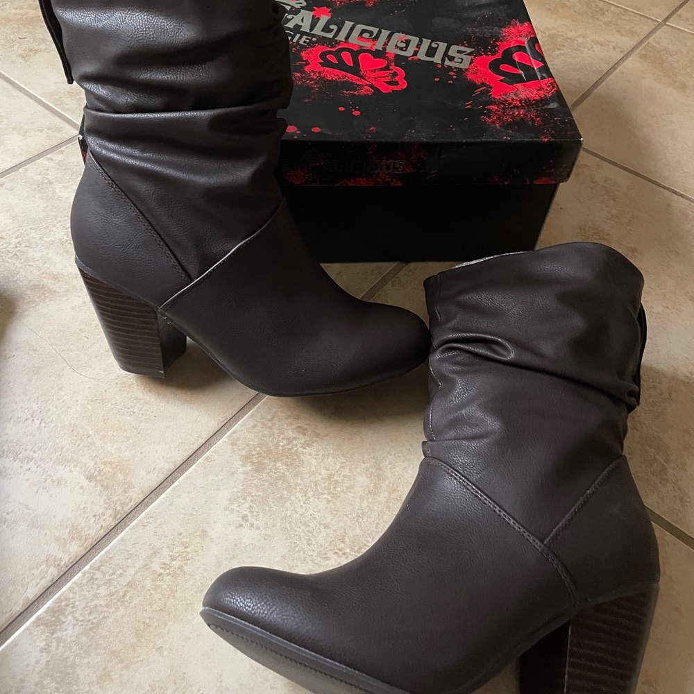 Fergalicious Boots! - image 1